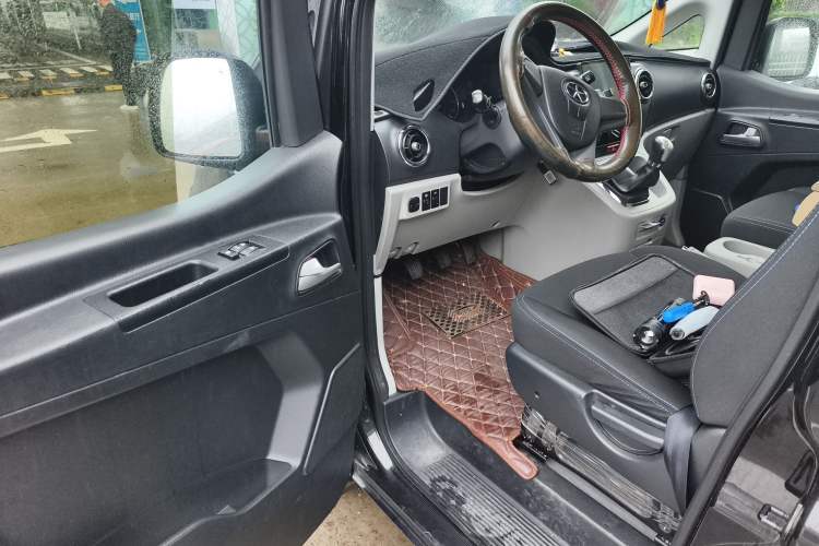 Used JAC Refine M3 2015 Maker Edition 1.6L Luxury Smart Version