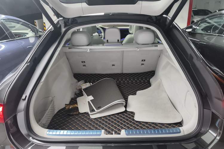 Used Mercedes-Benz EQS 2023 450+ Pioneer Edition Trunk