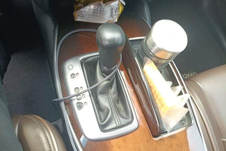 Used Infiniti QX60 2014 3.5L Four-Wheel Drive All-Terrain Version Gear Lever