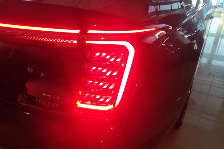 Used Hongqi H9 2024 2.0T Qichang Private Enjoyment Luxury Edition