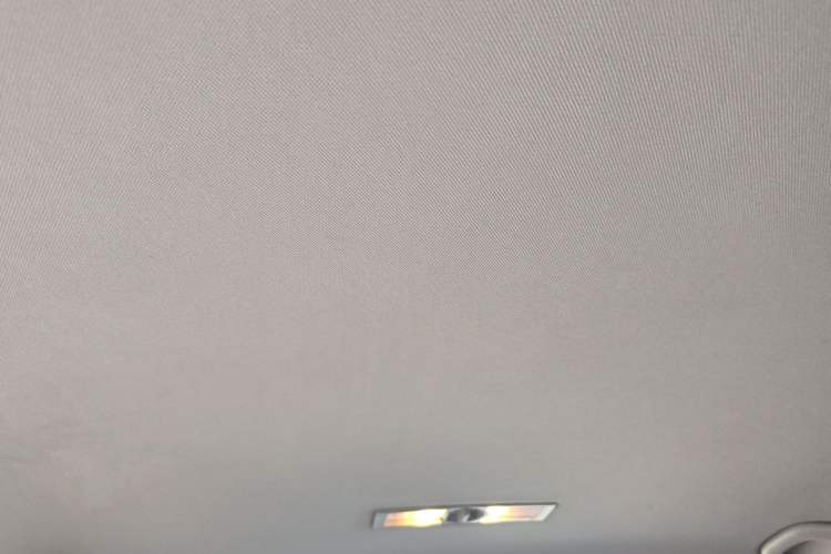 Used Volkswagen Gran Lavida 2013 1.6L Manual Fashion Model