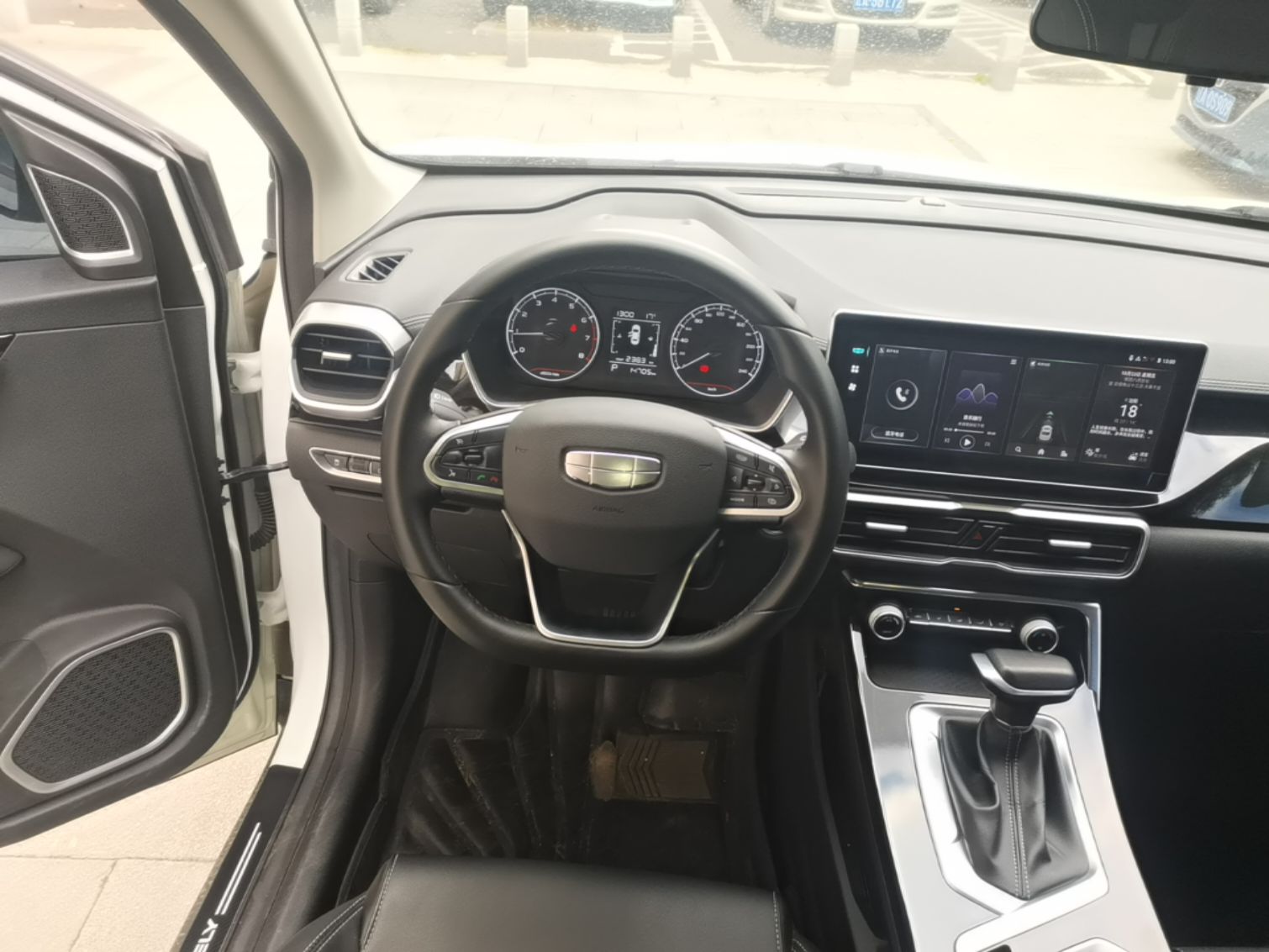 Geely Auto Coolray 2025 Model 1.5L CVT Superpower Edition MAX — снимка 13