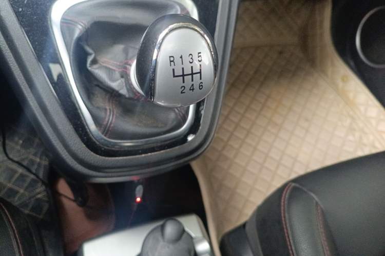 Used Haval H6 2015 Upgraded Model 1.5T Manual Two-Wheel Drive Elite Version