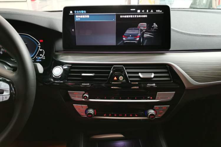 Used BMW 5 Series New Energy 2022 Updated Version 535Le Luxury Package Audio And AC Panel