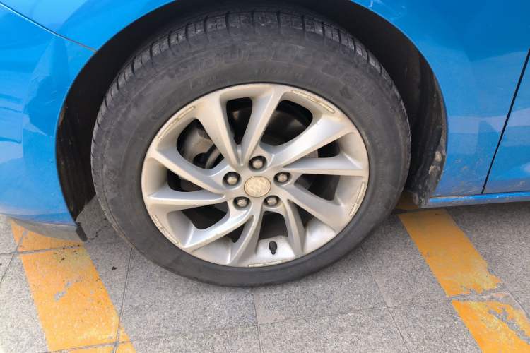 Used Buick Verano 2016 Hatchback 15S Automatic Ambition Model Left Front Wheel Hub