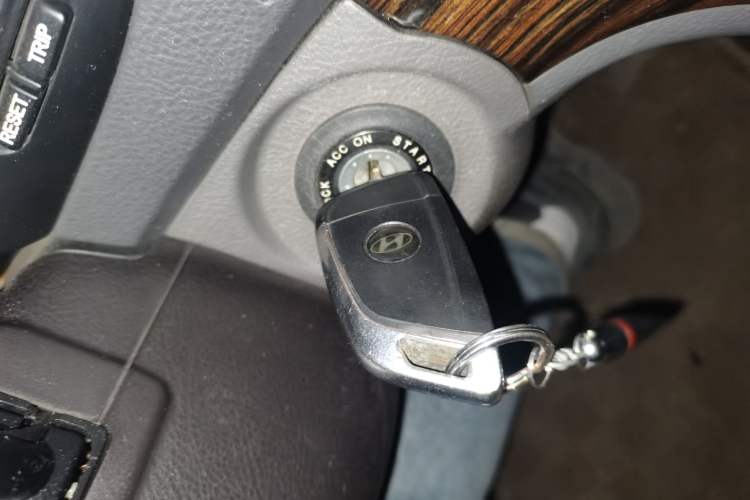 Used Hyundai Santa Fe Classic 2012 2.4 Comfort Edition 7-Seater Four-Wheel Drive
