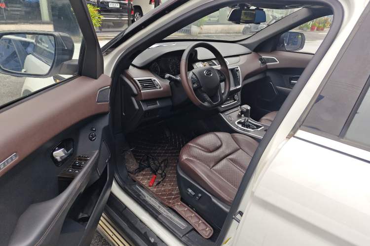 Used Land X7 2016 2.0T Panoramic Prestige Edition Left Front Seat