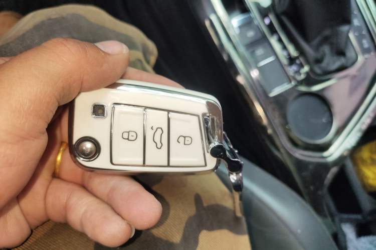 Used Volkswagen Tiguan L 2021 330TSI Automatic Two-Wheel Drive R-Line Enhanced Edition
