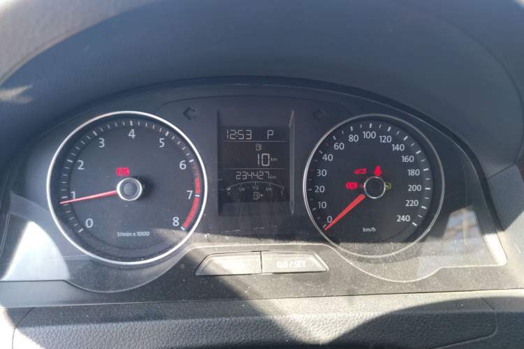 Used Volkswagen Santana 2013 1.6L Automatic Luxury Edition Instrument Cluster