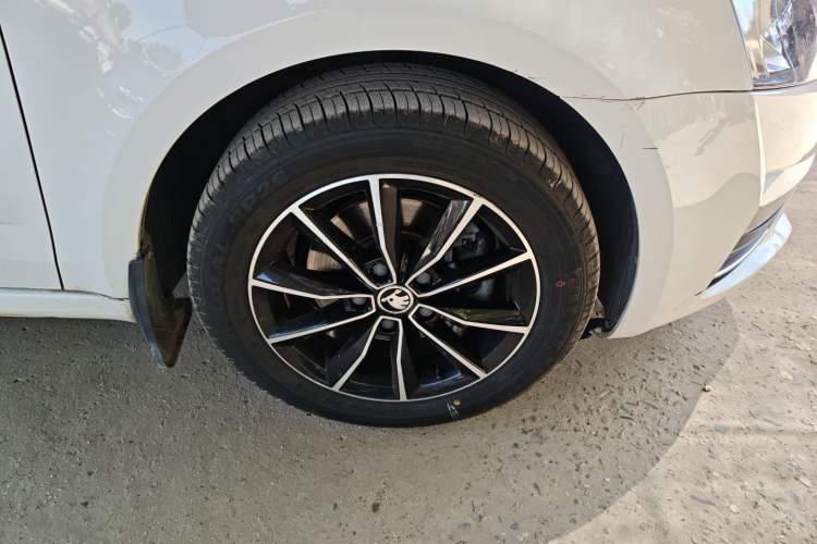 Used Skoda Octavia 2017 1.6L Automatic Smart Drive Edition
