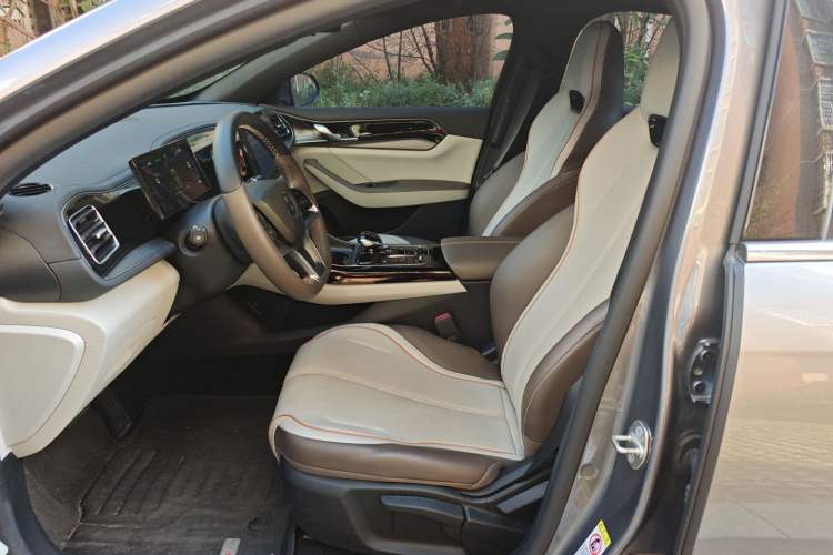 Used BYD Qin PLUS 2024 Honor Edition EV 420KM Leading Model
