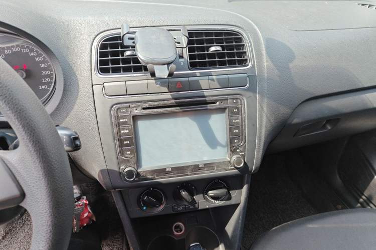 Used Volkswagen Polo 2013 1.6L Automatic Comfort Edition
