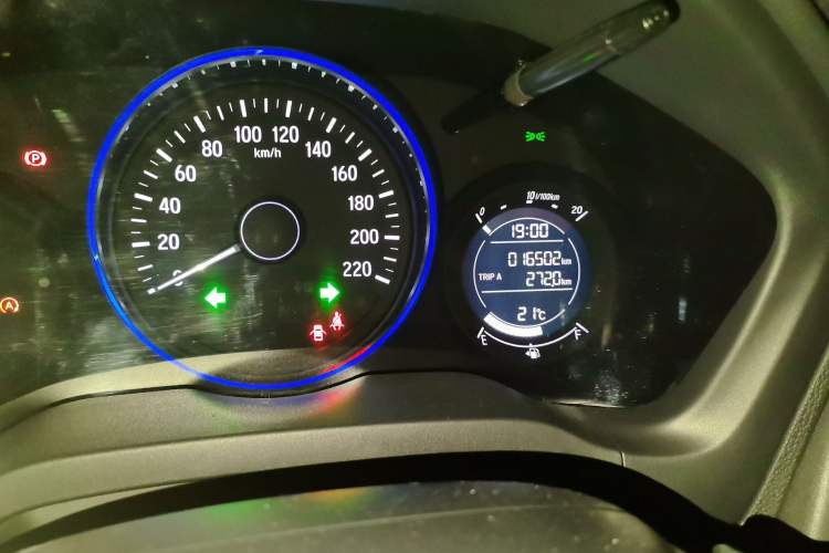 Used Honda Vezel 2022 1.5L CVT Phantom Night Pioneer Edition
