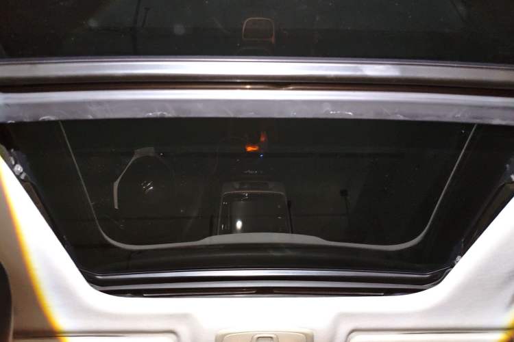 Used Suzuki Vitara 2016 1.4T Automatic Two-Wheel Drive Luxury Version Headliner