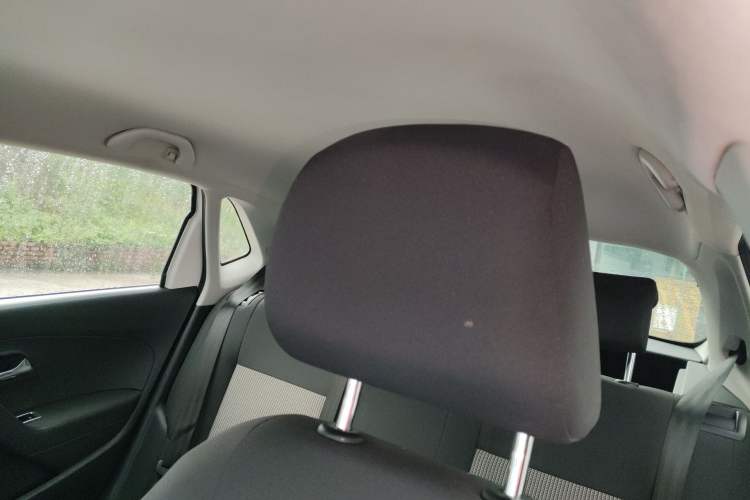 Used Volkswagen Polo 2016 1.4L Manual Fashion Model Headliner