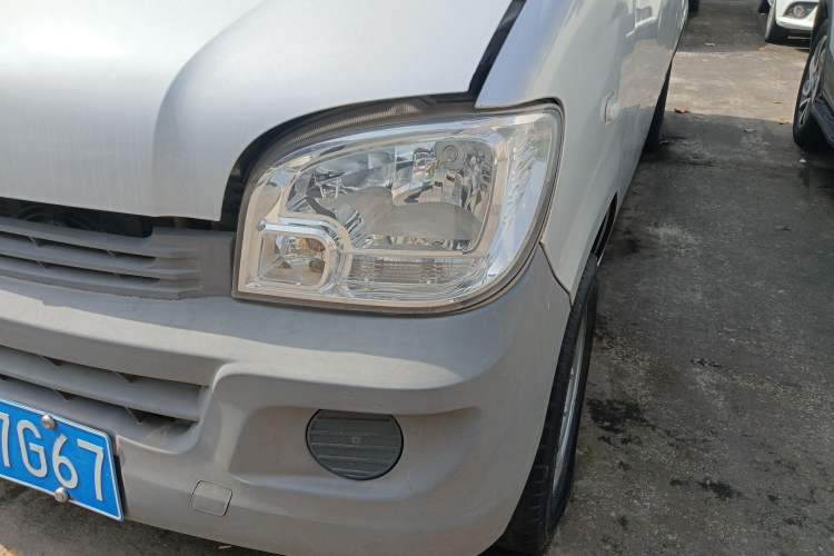 Used Wuling Zhiguang 2020 1.2L Practical Model China VI LSI Left Front Headlight