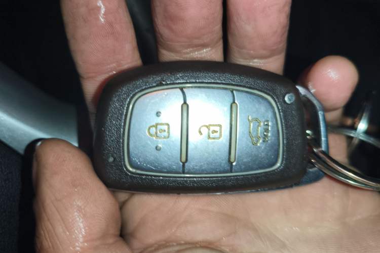 Used Hyundai ix35 2013 2.0L Automatic Two-Wheel Drive Smart GLS China IV Standard
