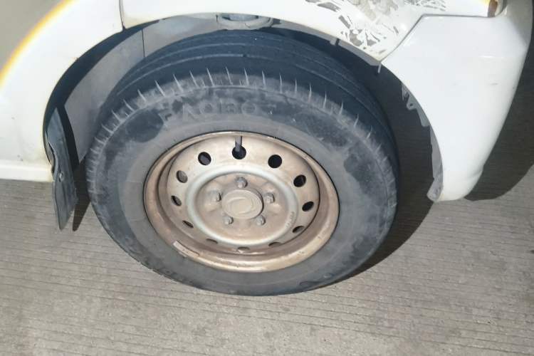 Used Dongfeng Xiaokang EC36 2020 Standard Model CATL Battery Right Front Wheel Hub