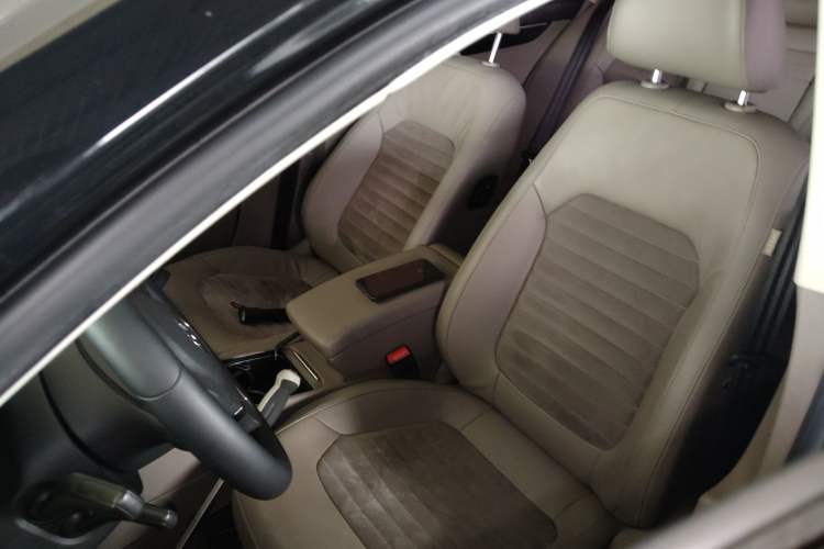 Used Volkswagen Magotan 2015 Facelift 1.8TSI Luxury Model Left Front Seat