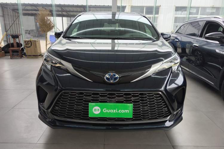 Used Toyota Granvia 2023 2.5L Hybrid Flagship VIP Edition Front