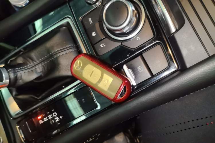 Used Mazda Mazda 3 Axela 2017 Sedan 1.5L Automatic Luxury Model Emission Standard China V
