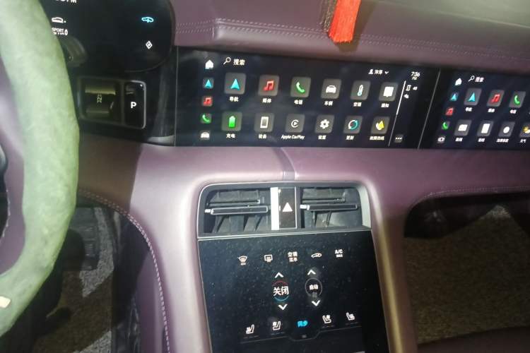 Used Porsche Taycan 2022-Year Updated Taycan