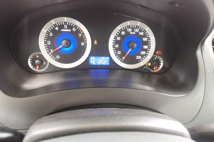 Used Geely Auto Diamond 2014 Sedan 1.5L Manual Luxury Model Odometer Close Up