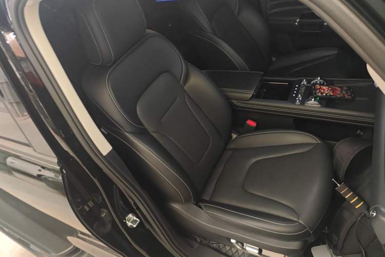 Used Tank 300 New Energy 2025 Hi4-T Right Front Seat