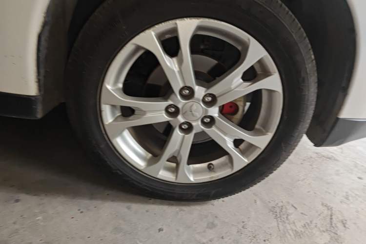 Used Mitsubishi Outlander 2013 2.4L 4x4 Luxury Navigation Edition 5 Seats