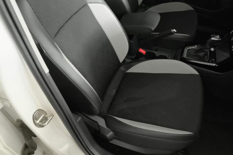 Used Volkswagen Tacqua 2021 200TSI DSG JoyConnect Edition Right Front Seat