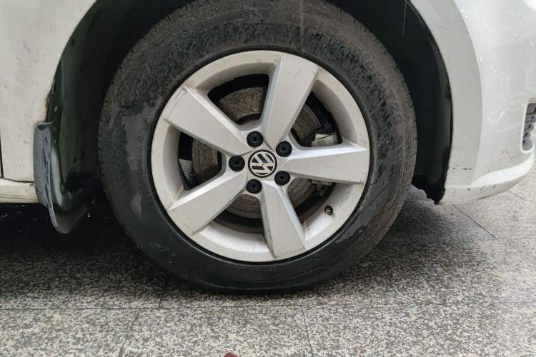 Used Volkswagen Lavida 2013 Revised Classic 1.6L Automatic Fashion Edition
