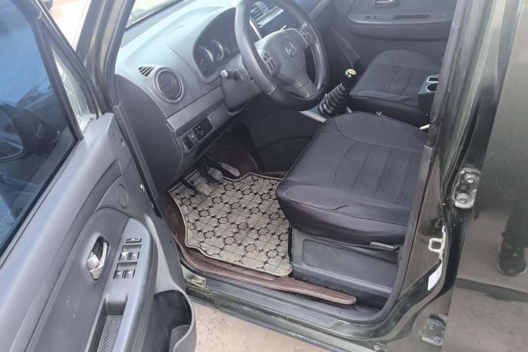 Used Suzuki Wagon R X5 2013 Revised Version 1.4L VVT Cruise Edition Driver Seat