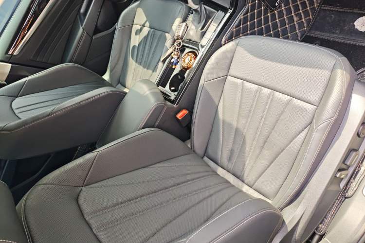 Used Volkswagen Passat 2025 Outstanding Model 380TSI Starry Dragon Glorious Edition Right Front Seat