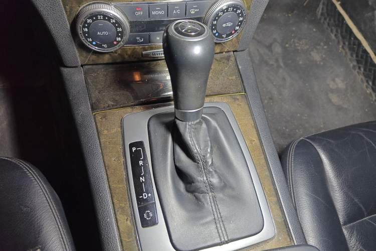 Used Mercedes-Benz C-Class 2010 C 200 CGI Fashion Model
