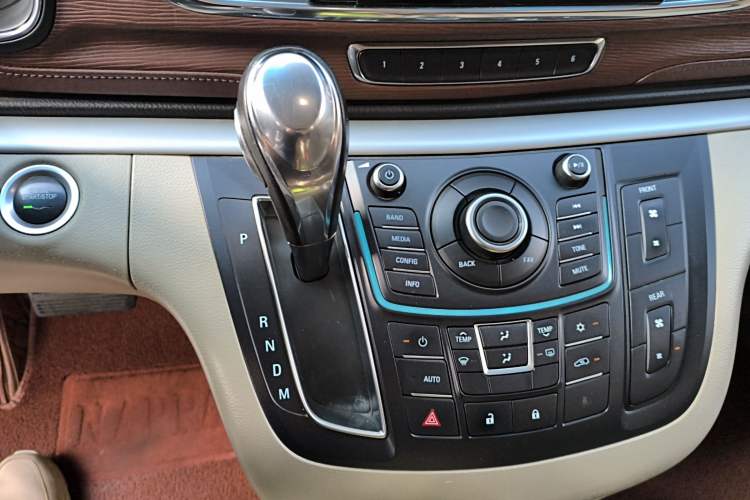 Used Buick GL8 2015 2.4L Luxury Business Premium Edition