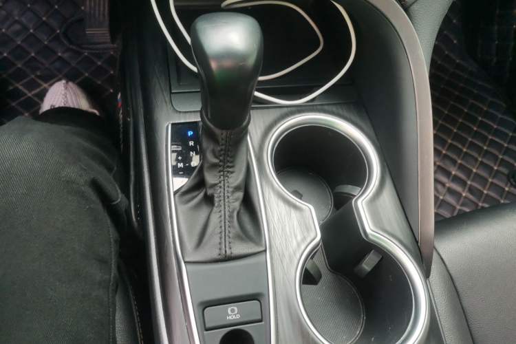 Used Toyota Camry 2021 2.0G Luxury Edition
