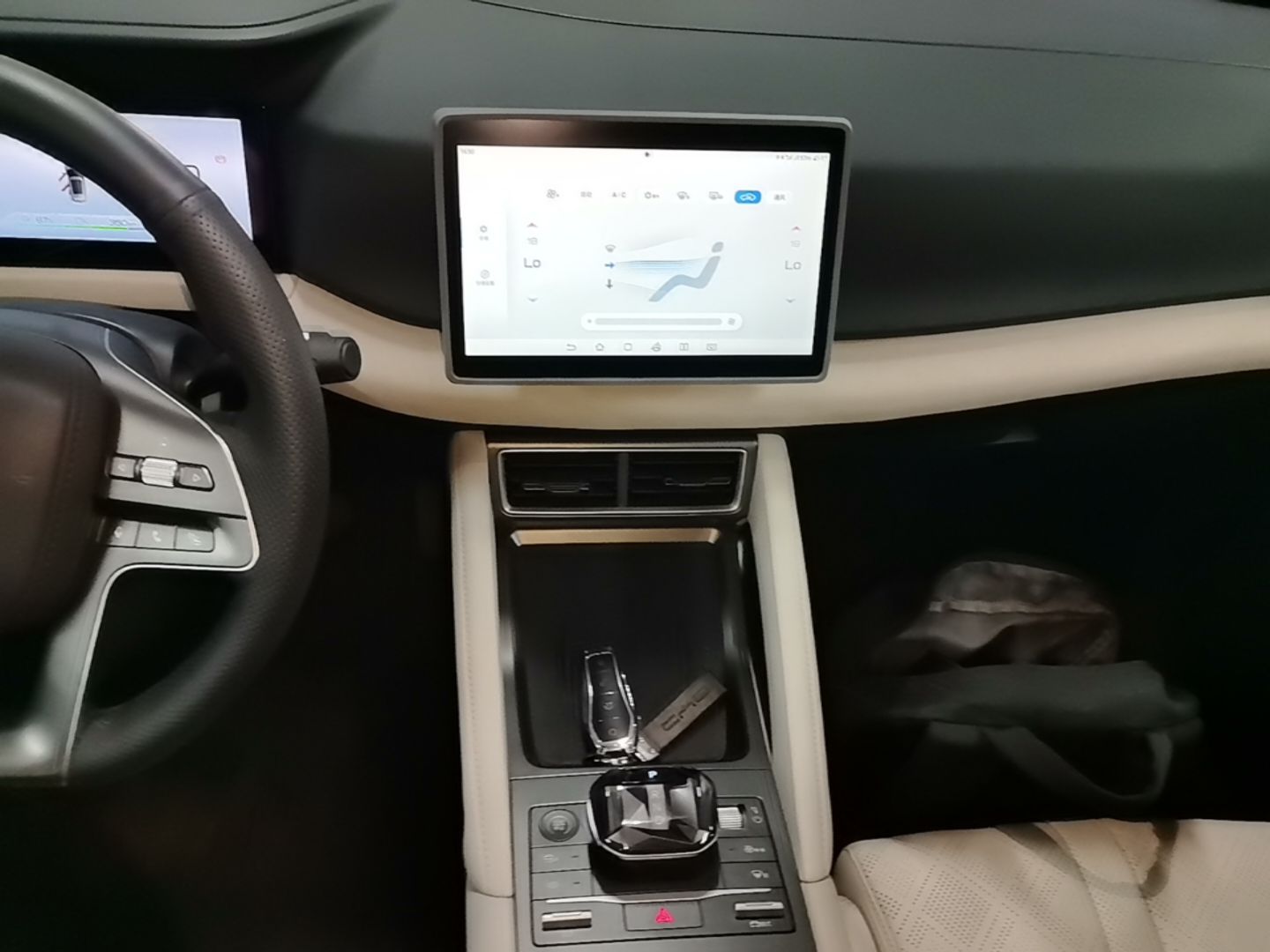 BYD Yuan UP 2024 401 km Active Version — снимка 15