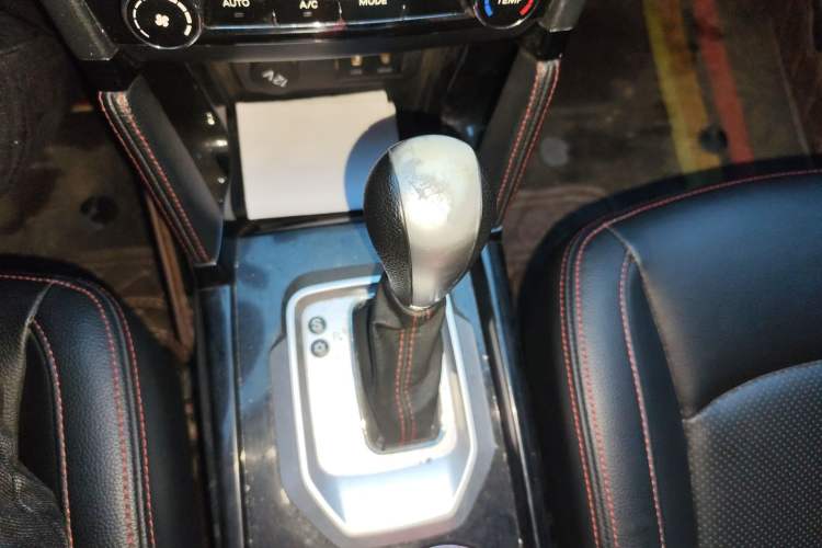 Used BAIC Senova X55 2016 1.5T CVT Elite Edition Gear Lever