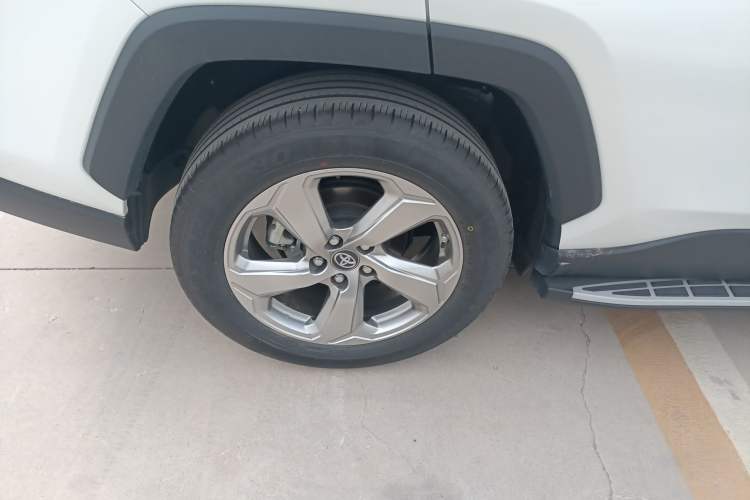 Used Toyota RAV4 2022 2.0L CVT Two-Wheel Drive Fashion Plus Edition Exterior 5