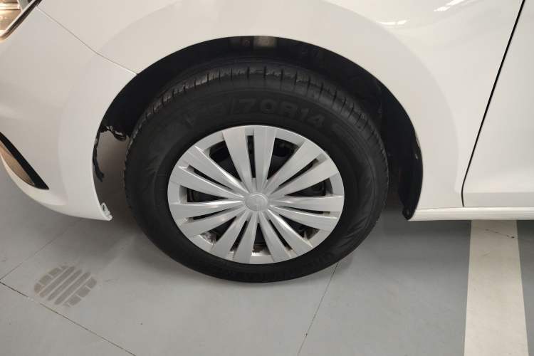 Used Volkswagen Santana 2021 1.5L Manual Fashion Edition Left Front Wheel Hub