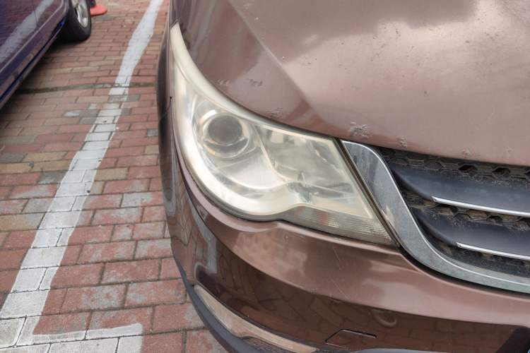 Used Baojun 730 2014 1.5L manual Comfort ESP version 7 seats Right Front Headlight