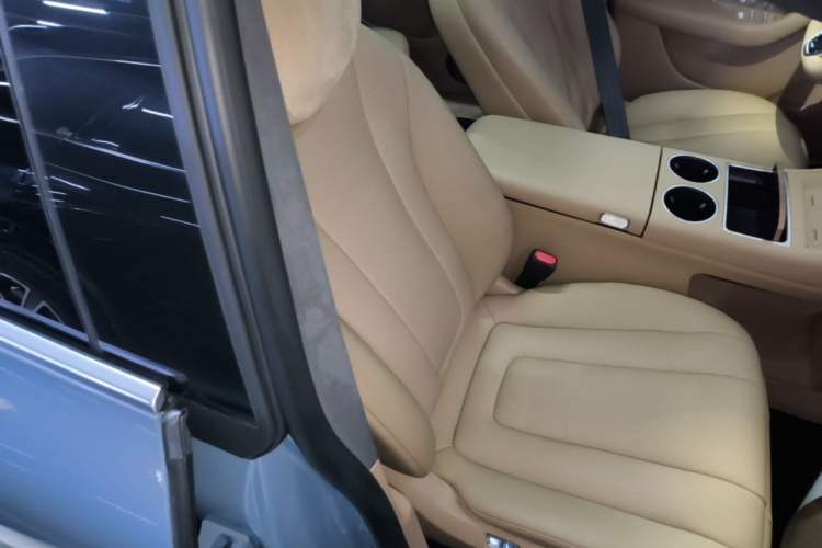 Used Hima Luxeed R7 2025 Range-Extended Version 251 km Max