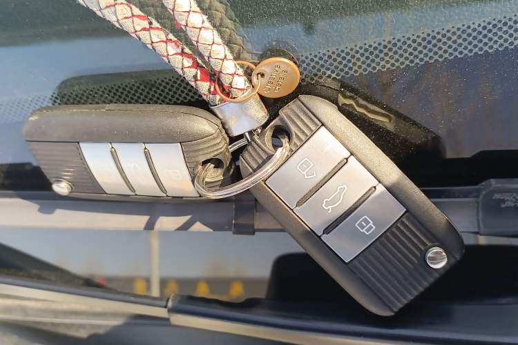 Used Roewe RX5 2016 30T Two-Wheel Drive Automatic Internet Smart Edition