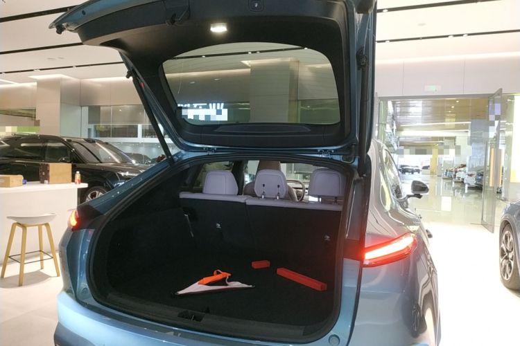 Used ONVO L60 2024 60 kWh Rear-Drive Version