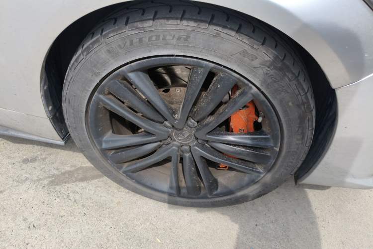 Used Infiniti Q50L 2016 2.0T Comfort Edition Right Front Wheel Hub