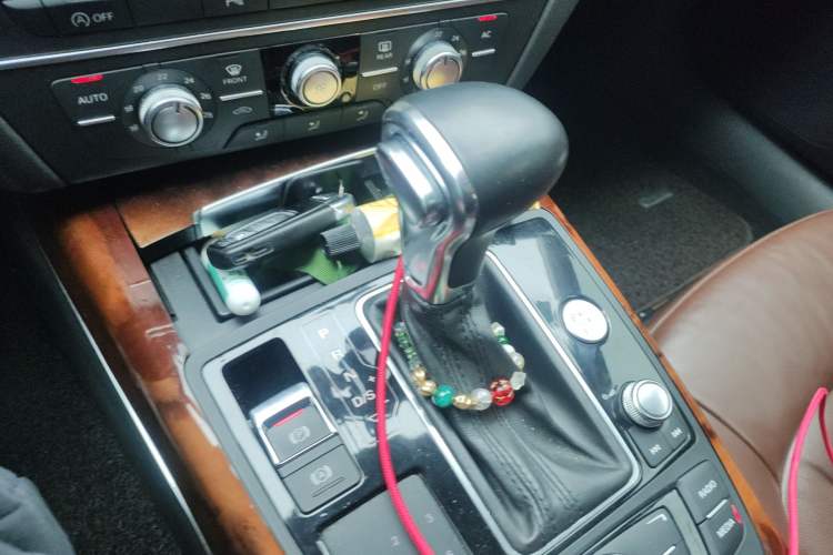 Used Audi A7 2012 3.0TFSI quattro Comfort Edition Gear Lever