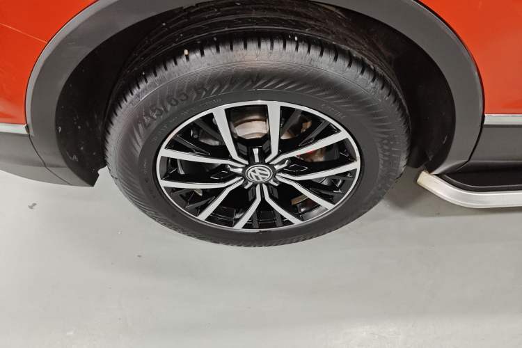 Used Volkswagen Tiguan L 2018 Revised Version 330TSI Automatic Two-Wheel Drive Comfort Edition
