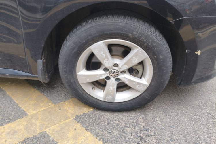 Used Volkswagen Lavida 2013 Revised Classic 1.6L Manual Fashion Edition
