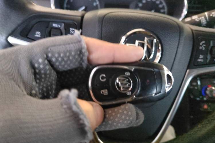 Used Buick Encore 2017 18T Automatic Two-Wheel Drive Urban Elite Model
