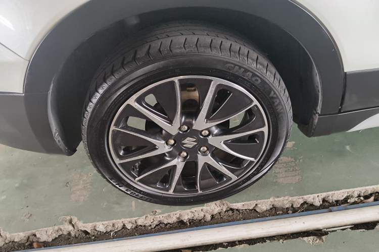 Used Suzuki S-Cross 2014 1.6L CVT Four-Wheel Drive Luxury Version
